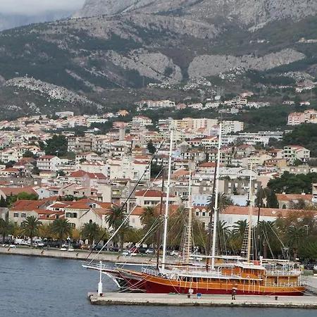 Valentina 3*
